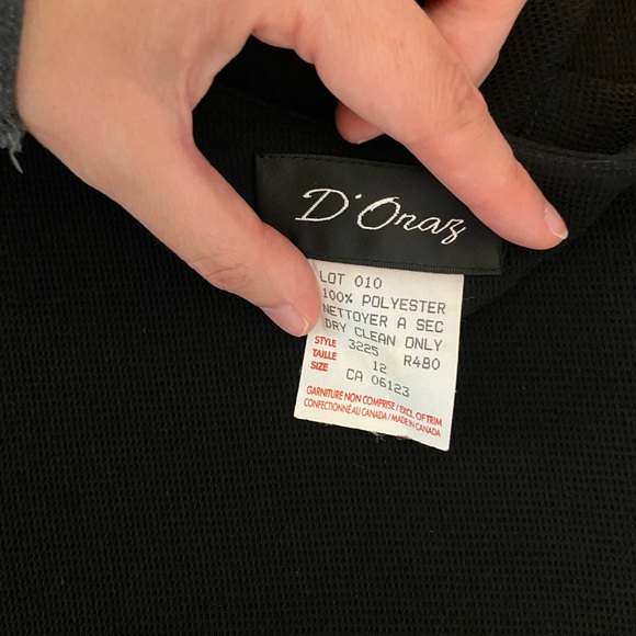 D'Oraz - Size 12 - Simple black high waisted skirt with textured design - Picture 10 of 10